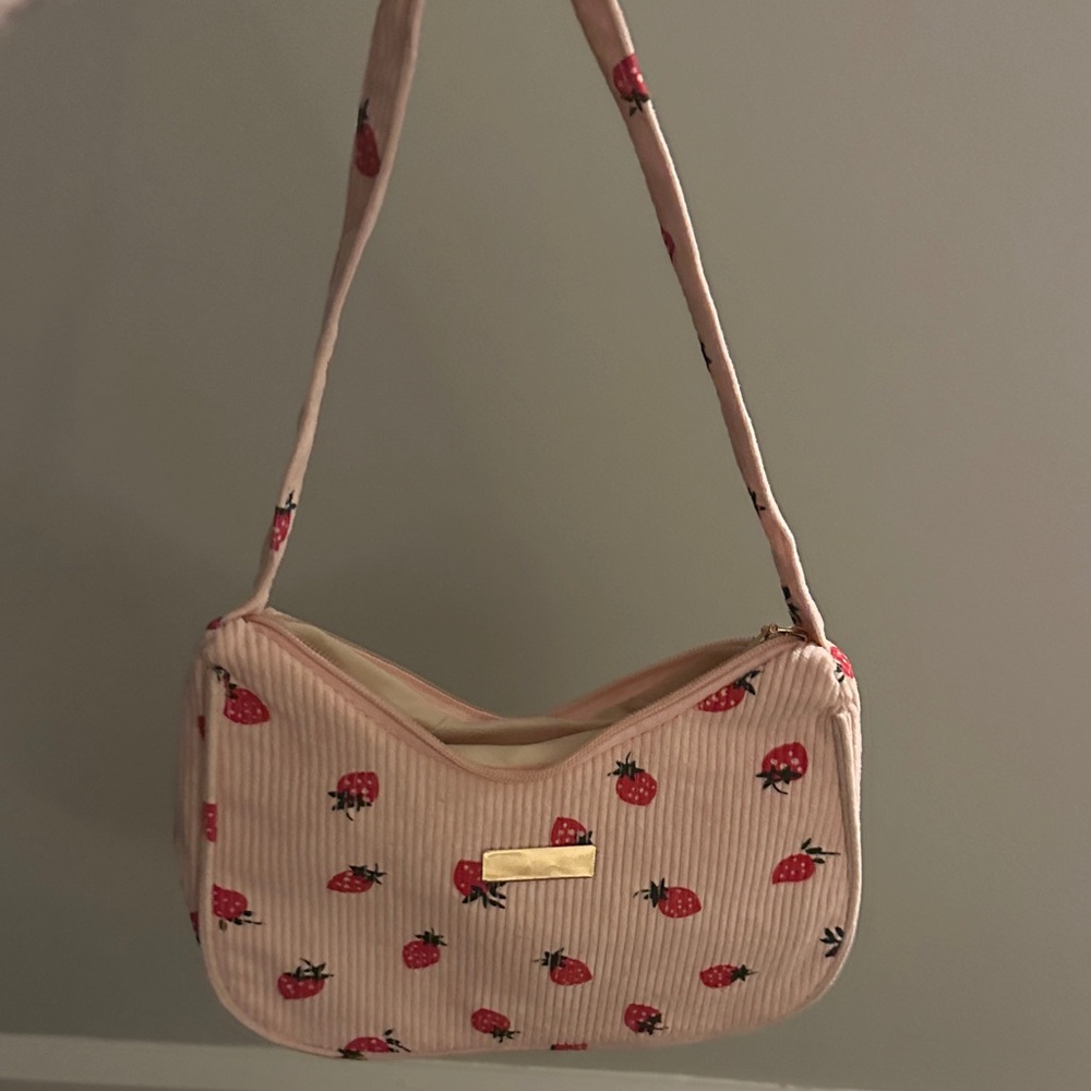 Pink Purse - Picture 3 of 11